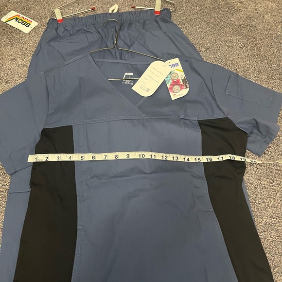 MOBB Unisex V Neck Scrub top and Drawstring Pants New. - Picture 4 of 14